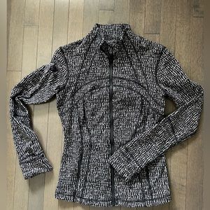 Lululemon zip up sweater Size 8